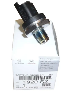 Capteur de pression de carburant Citroen Peugeot 2.0 HDI 1920SZ - NEUF D'ORIGINE OE