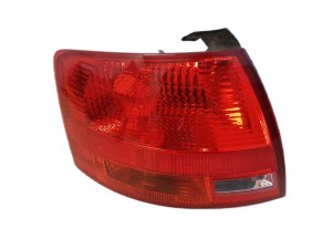 Feu arrière gauche AUDI A4 B7 COMBI 8E9945095E KOMBI