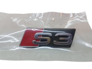 Emblème Audi S3 8P0853736A - NEUF D'ORIGINE OE