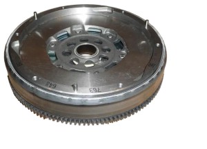 VOLANT MOTEUR BI-MASSE CITROEN JUMPY PEUGEOT EXPERT 2.0 HDI 0532.X7