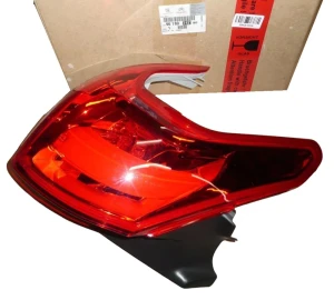 Feu arrière gauche PEUGEOT 2008 9678074280