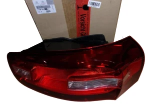 FEU ARRIÈRE DROIT CITROEN C4 II PICASSO 9676120680