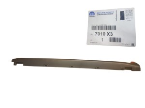 Bande décorative de seuil droit Citroen Berlingo II 7010X3 - NEUF D'ORIGINE OE